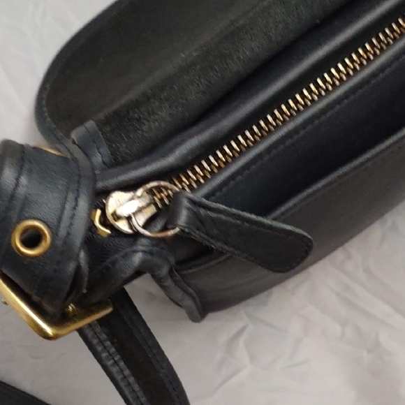 Vintage Coach Patricia Legacy Black Leather Crossbody Bag - Picture 8 of 11